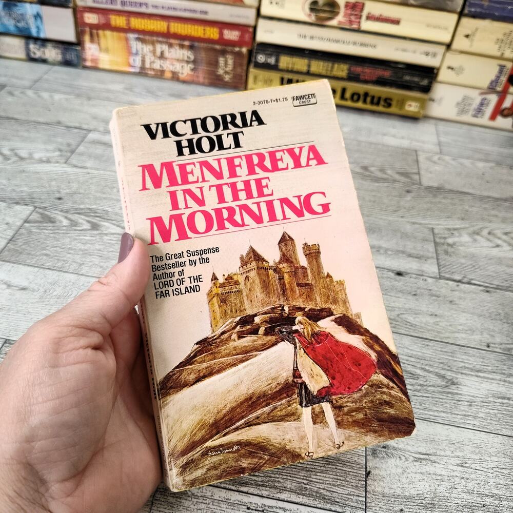 MENFREYA IN THE MORNING Victoria‎ Holt 1966 Fawcett Paperback Gothic Romance